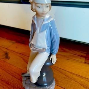 Little boy blue lladro. Excellent condition . Blue and white .  Collectors item